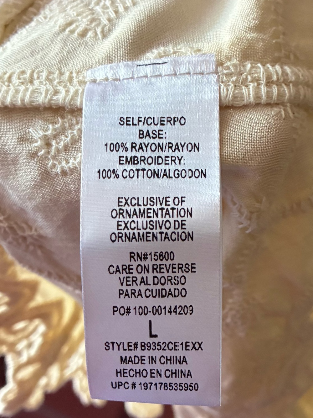 Democracy Ivory Embroidered Boho Blouse Lace Trim Flutter Sleeve Size Large - Picture 8 of 9